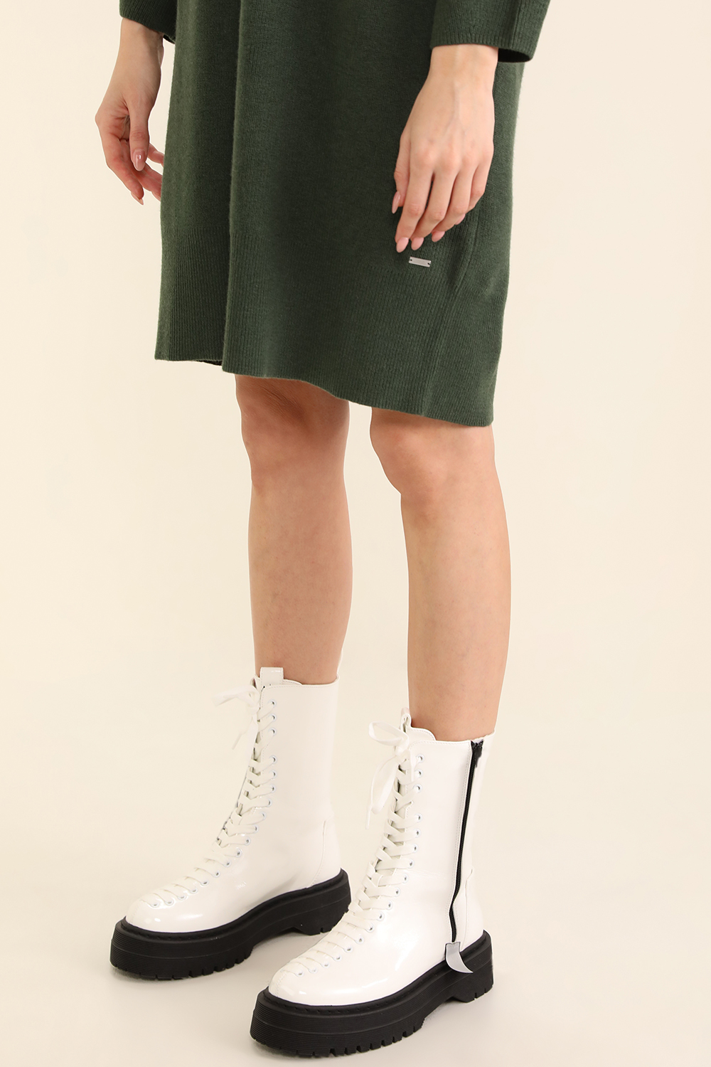 מגפי קומבט גבוהים מעור טבעוני